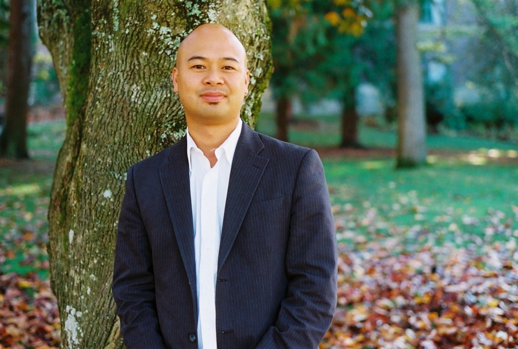 “I’ve learned that my experience is my experience and that perhaps there’s comfort to others in articulating that”: An Interview with Oliver de la&nbsp;Paz