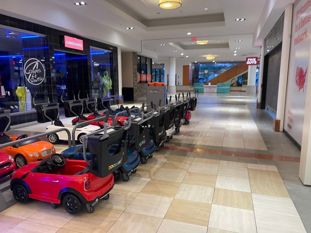 “Dead Mall, Christmas Eve, 2022” by Robert&nbsp;Fillman